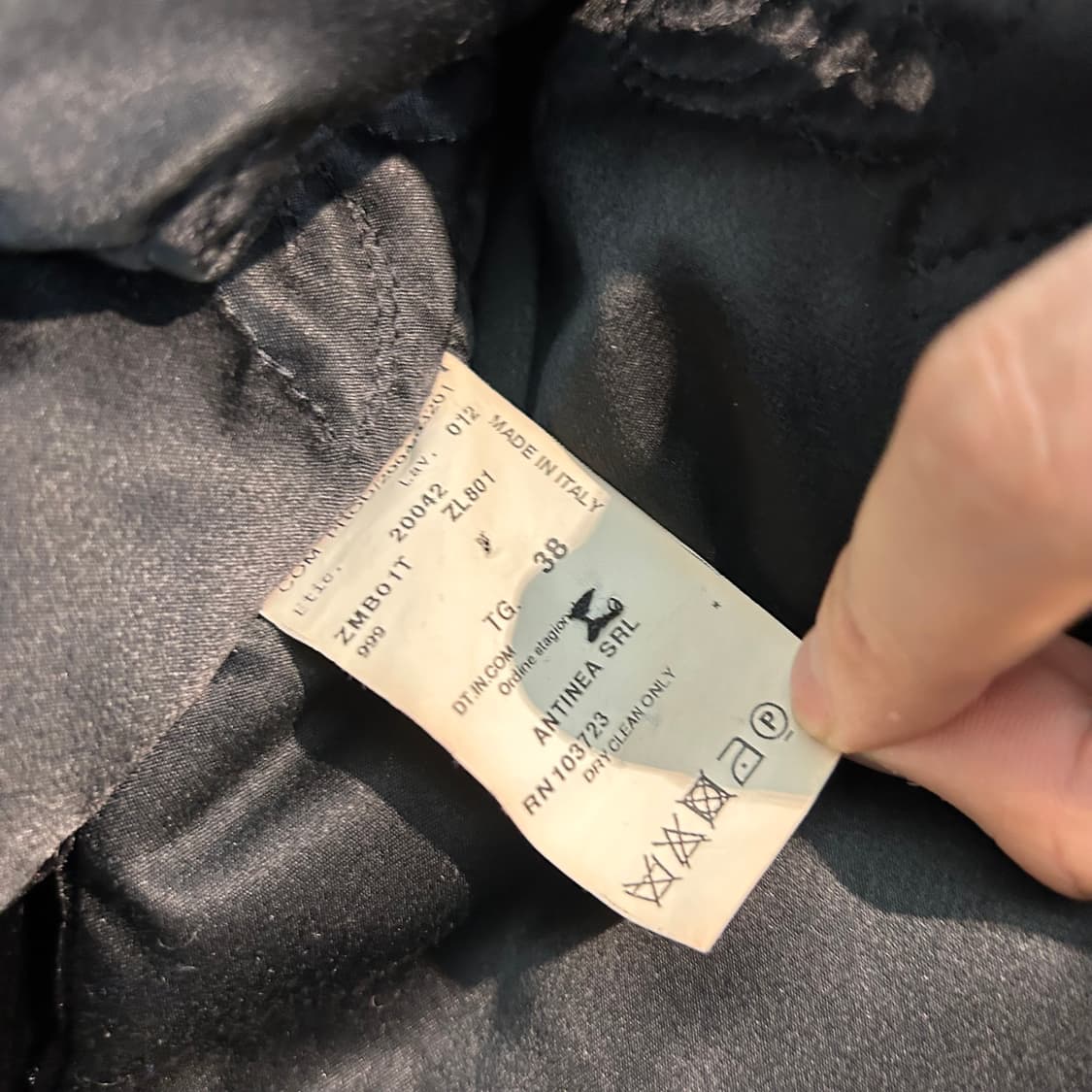 아르마니 콜레지오니 실크 벨벳 푸퍼 자켓 상품이미지6