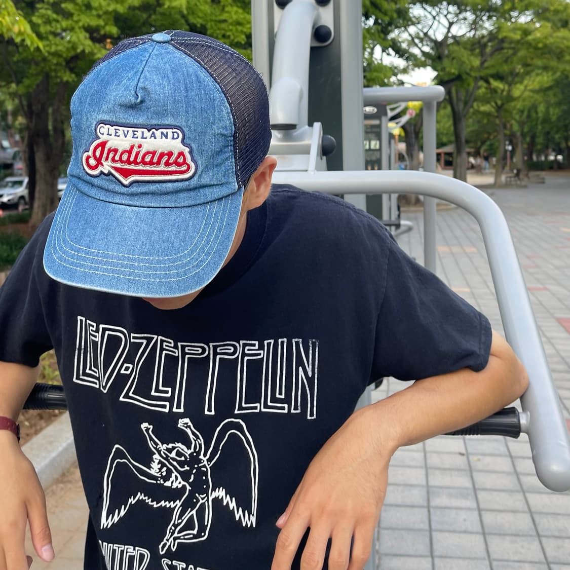 mlb 클리블랜드 인디언스 데님 트러커 메쉬캡 상품이미지1