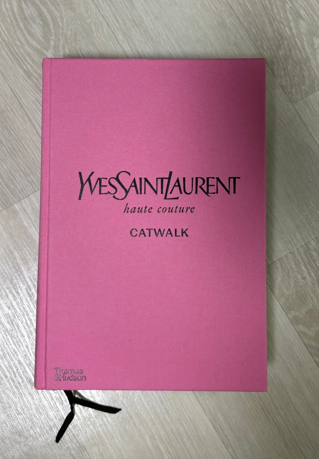 YVES SAINT LAURENT CATWALK 상품이미지1