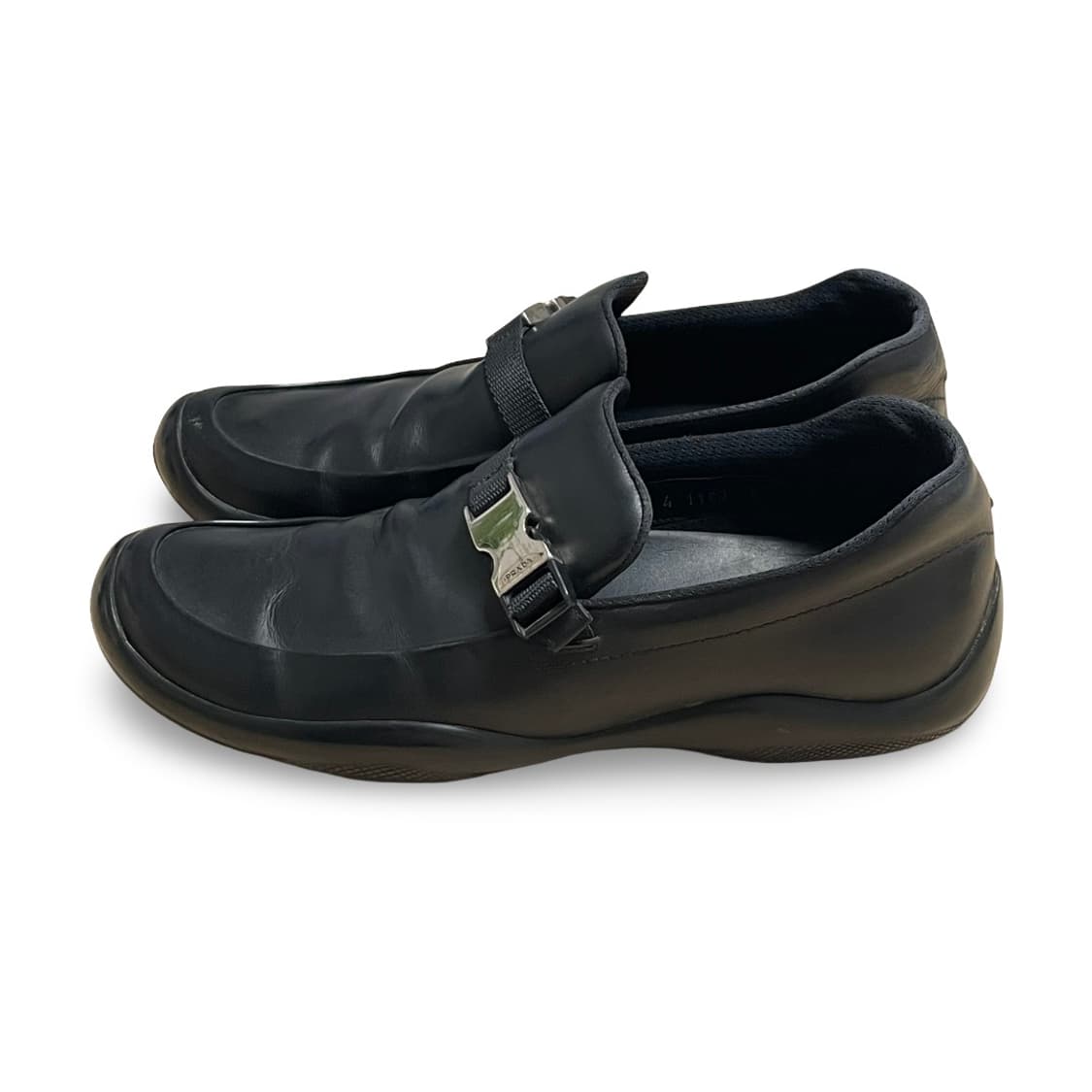 프라다 스포츠 스트랩 버클 로퍼 상품이미지1