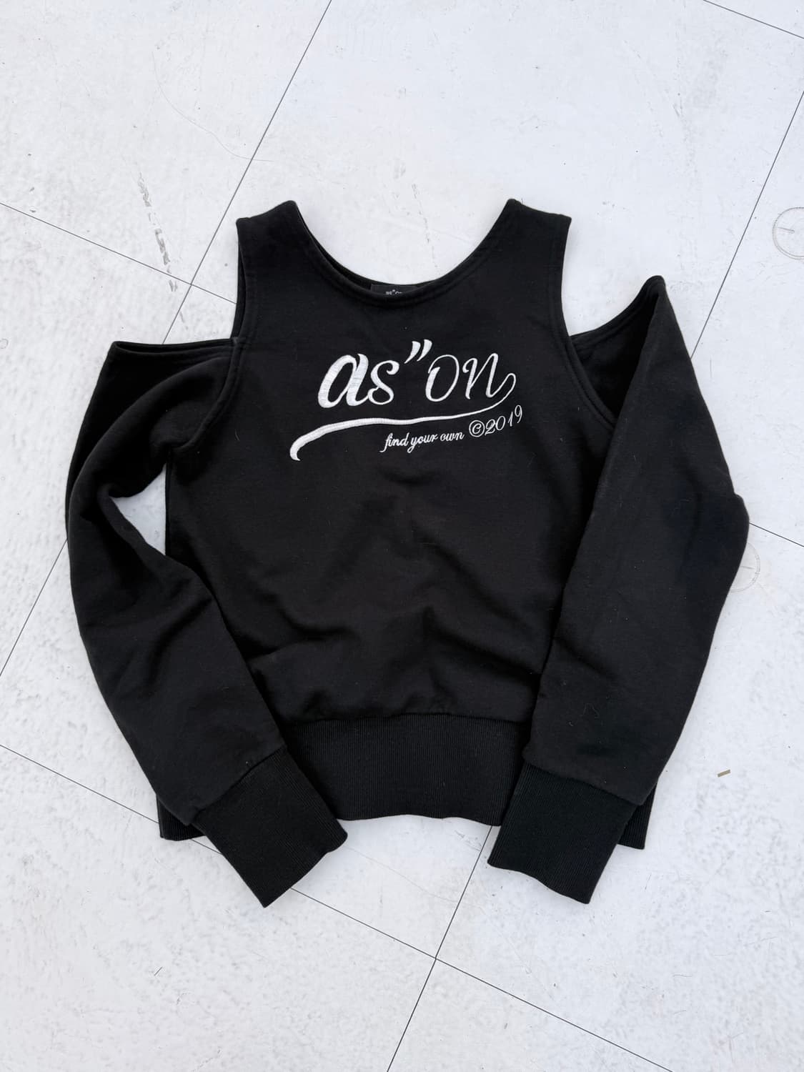 애즈온 ason KATE HOLE SWEATSHIRT 맨투맨 상품이미지1