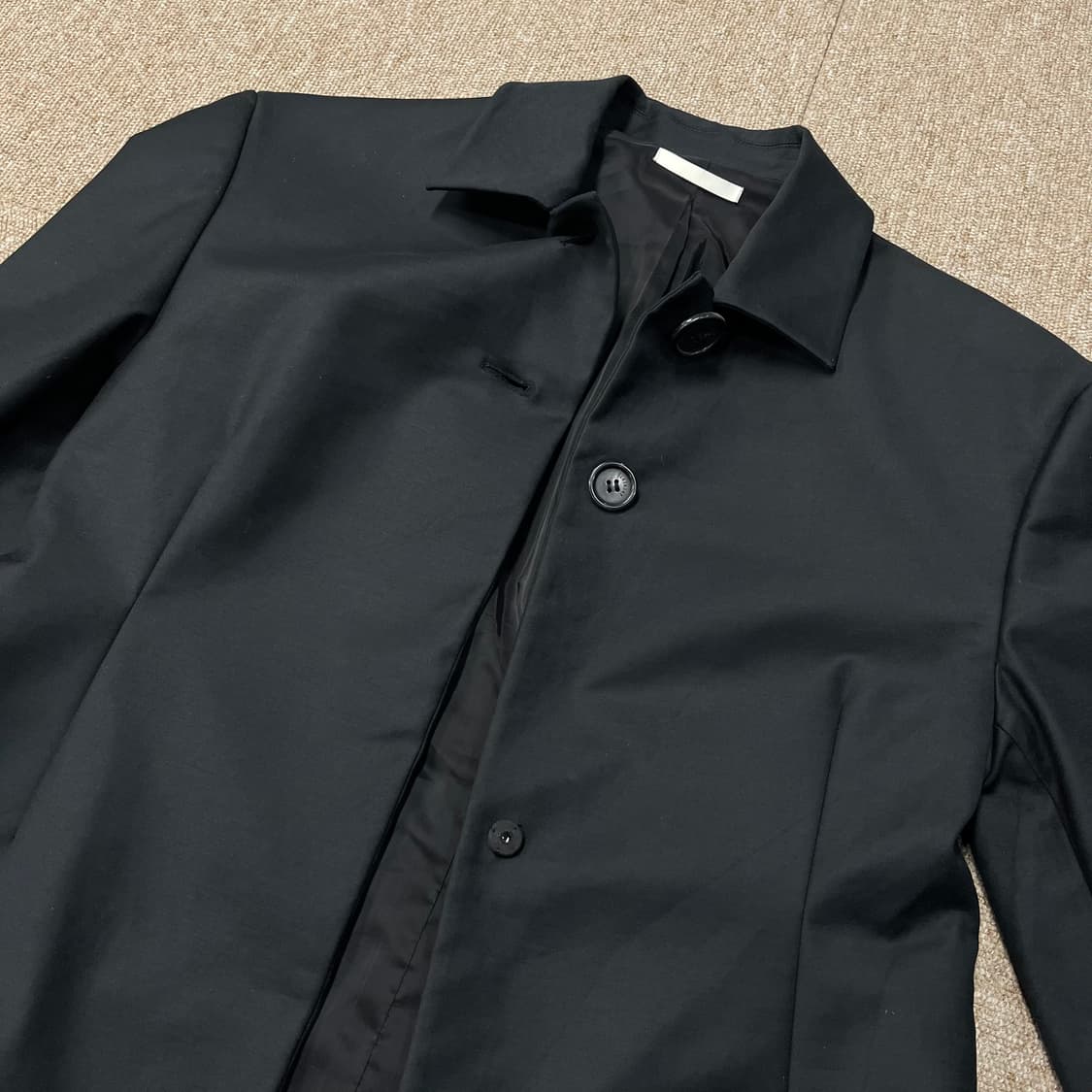 아모멘토 스퀘어드 숄더 트윌 자켓 상품이미지5