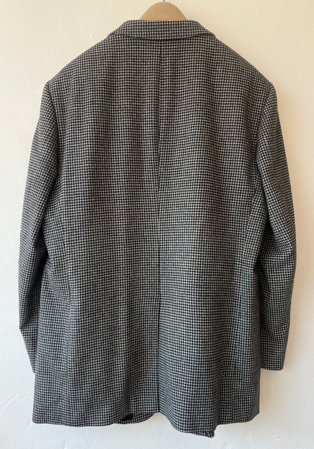 로가디스 남성 블랙 투스체크 울캐시미어 싱글자켓

 상품이미지8