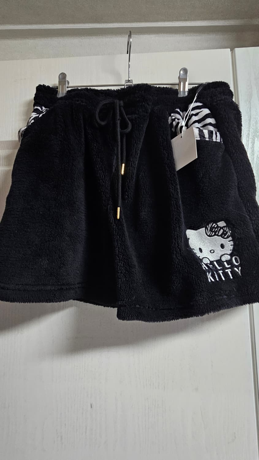 돈키호테 키티 후드집업 셋업 L사이즈 블랙 상품이미지4