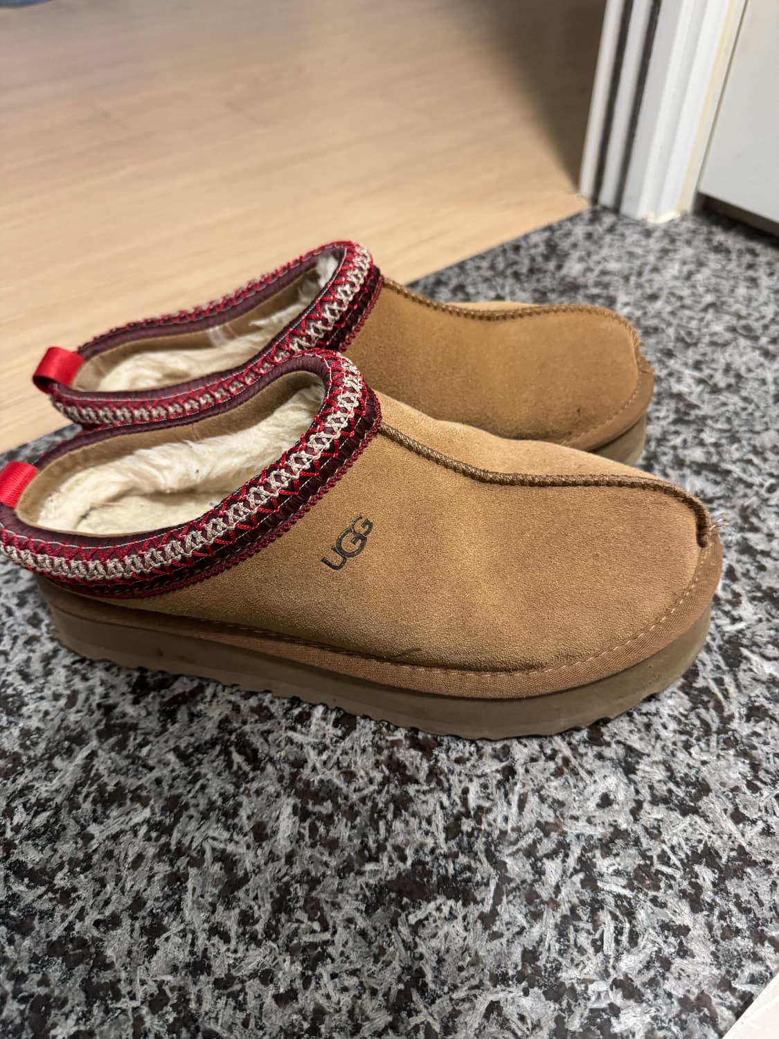 어그 타스만 플랫폼 250 상품이미지4