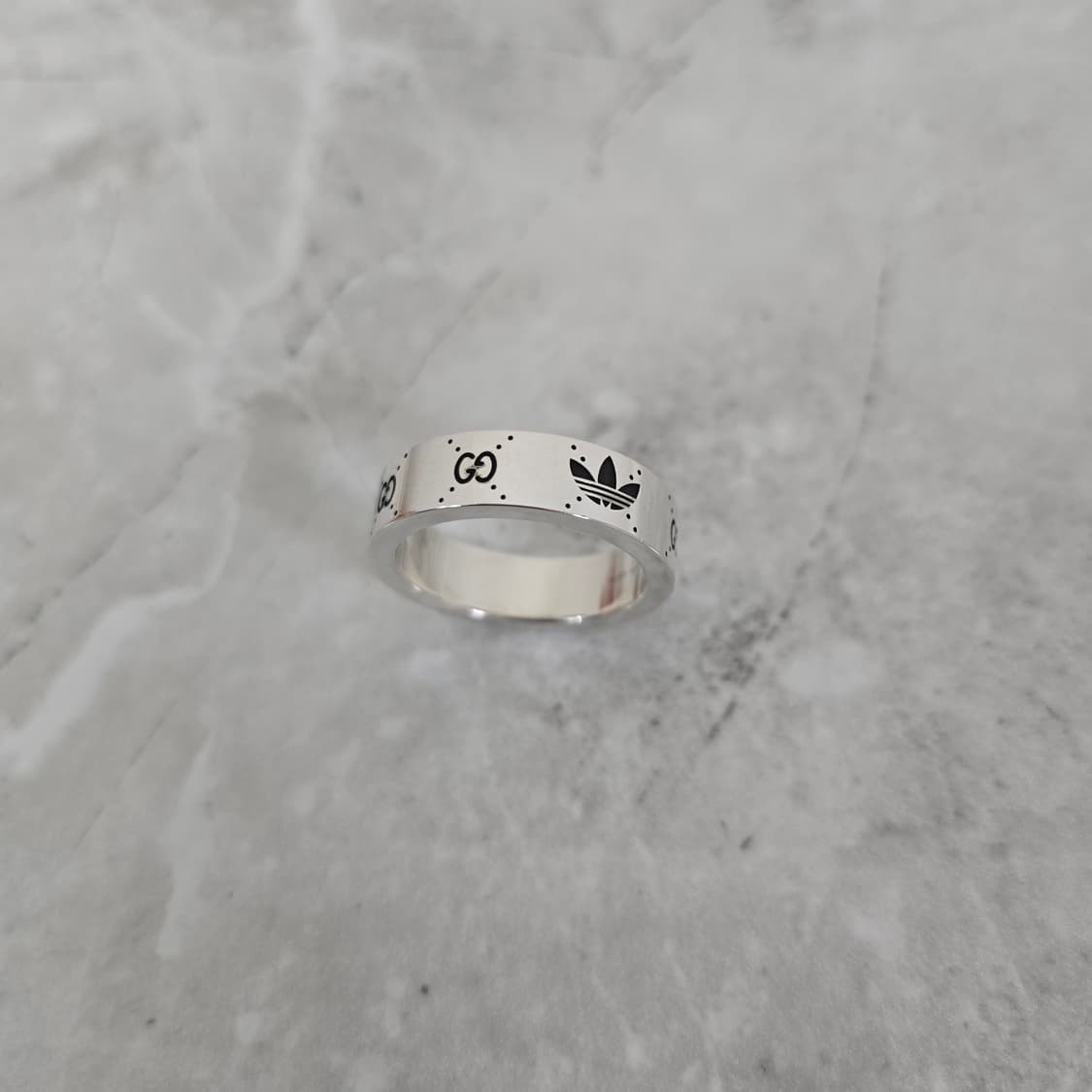 구찌 x 아디다스 인터로킹 G 링 반지 19호 판매 상품이미지3