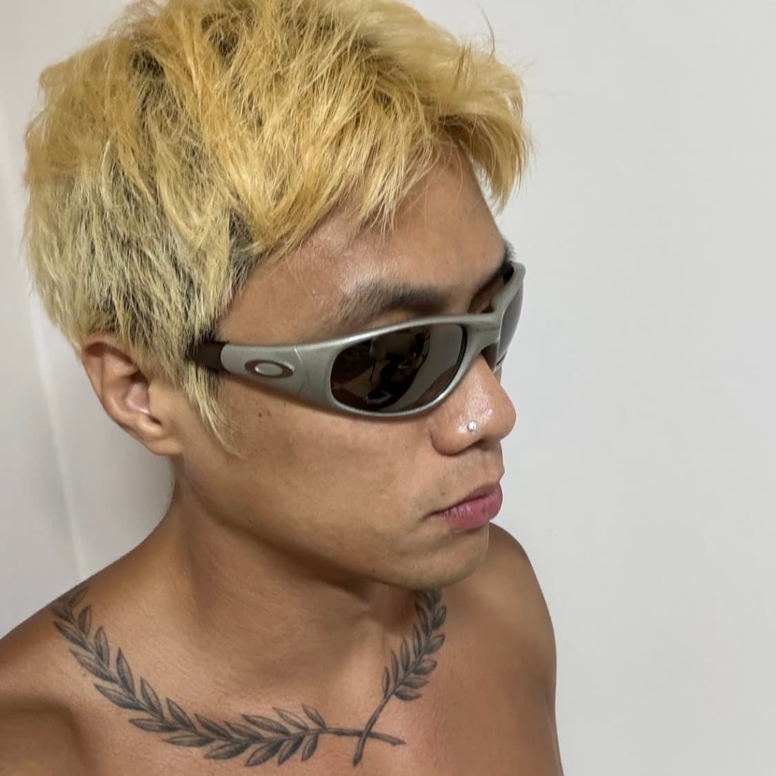 오클리 스트레이트자켓 1.0 메탈릭 샌드 선글라스 상품이미지2