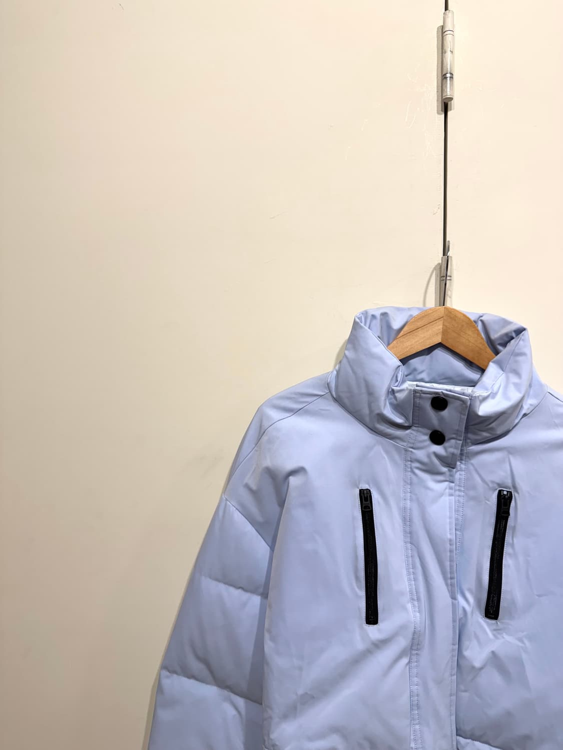 빔바이롤라 라이트 블루 숏 패딩 상품이미지3