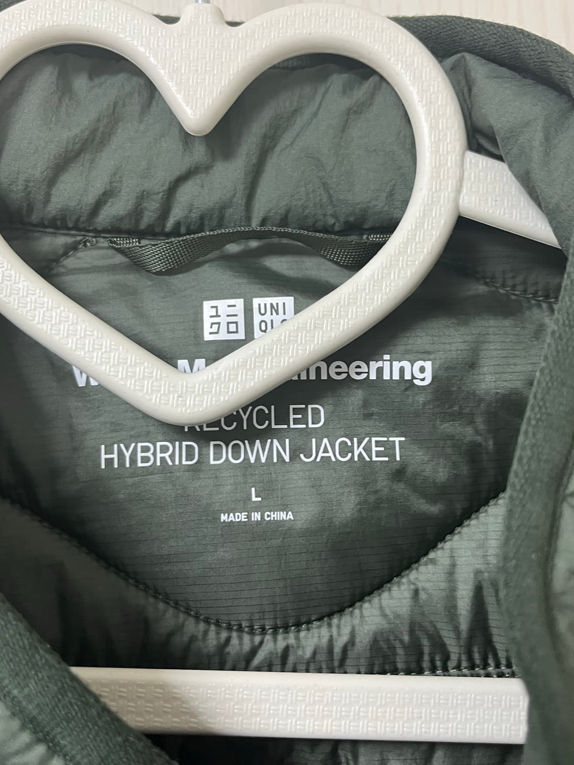 유니클로 화이트마운티니어링 경량 패딩 카키 상품이미지2