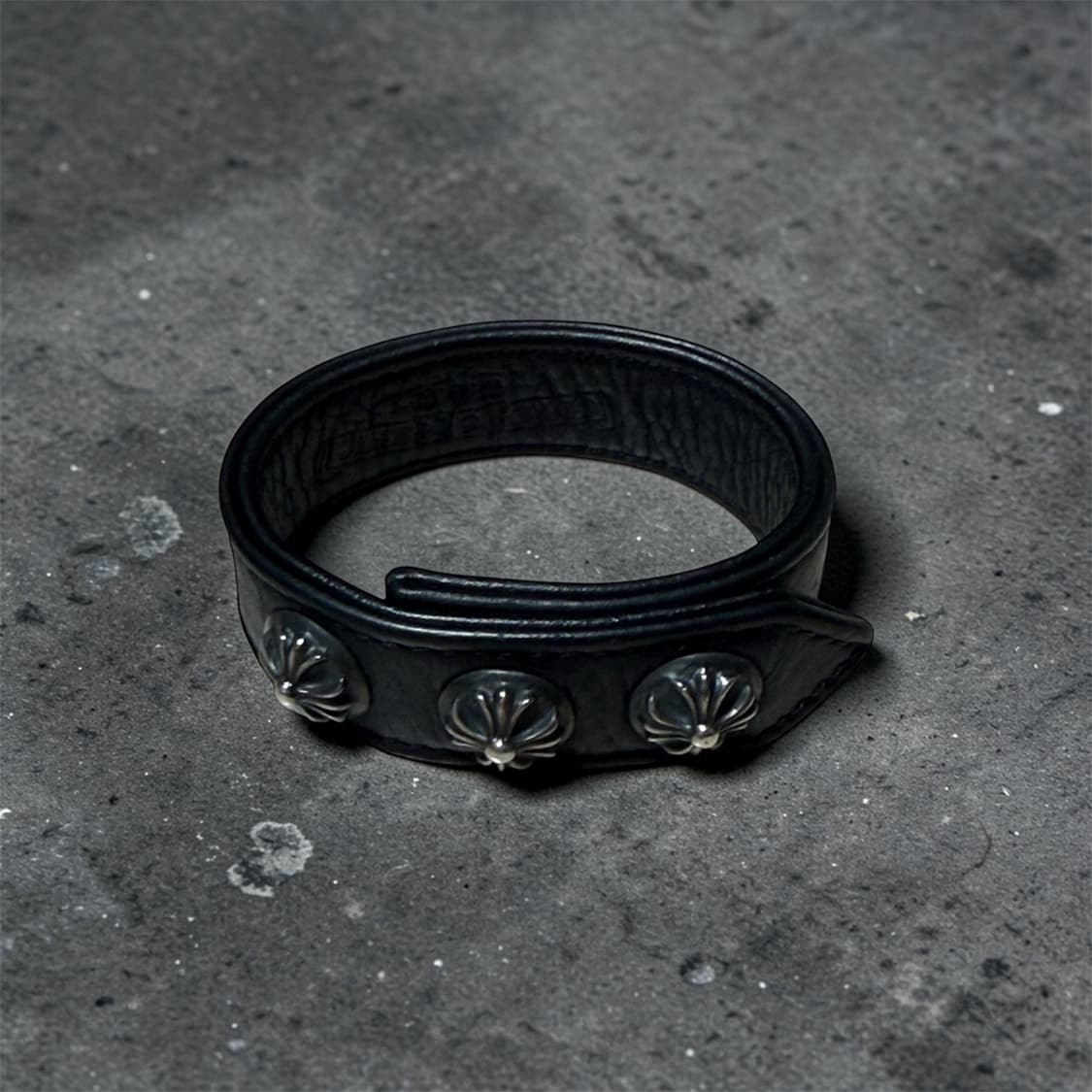 크롬하츠 3버튼 크로스 레더 팔찌  상품이미지2