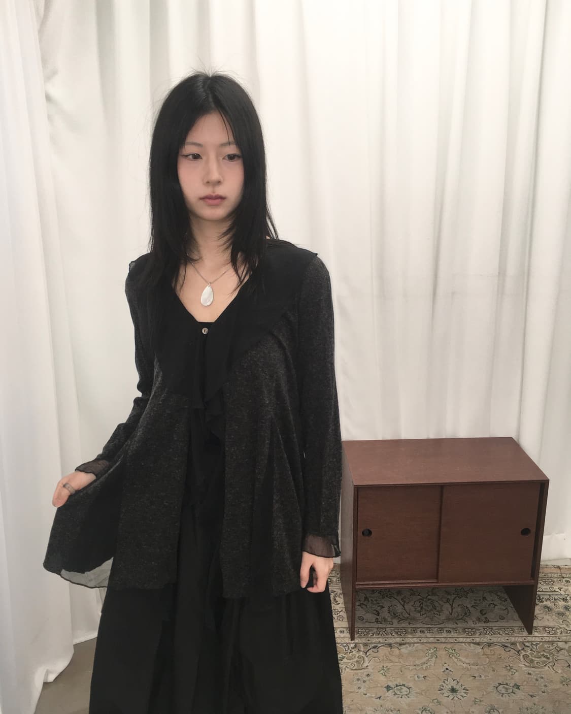 차콜 프릴 니트 상품이미지3