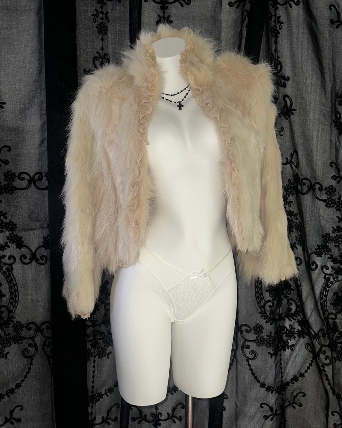 Fox/Rabbit Ivory Pink Fur Jacket 상품이미지3