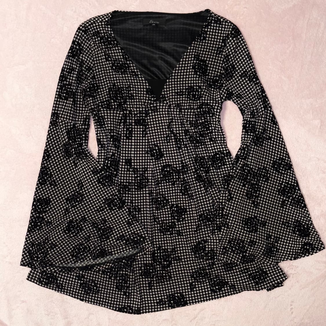 하운드투스 벨 슬리브 로즈 미니 원피스 상품이미지1