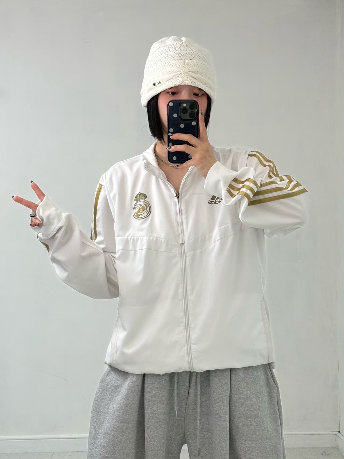 아디다스 레알마드리드 화이트 골드 집업 상품이미지1