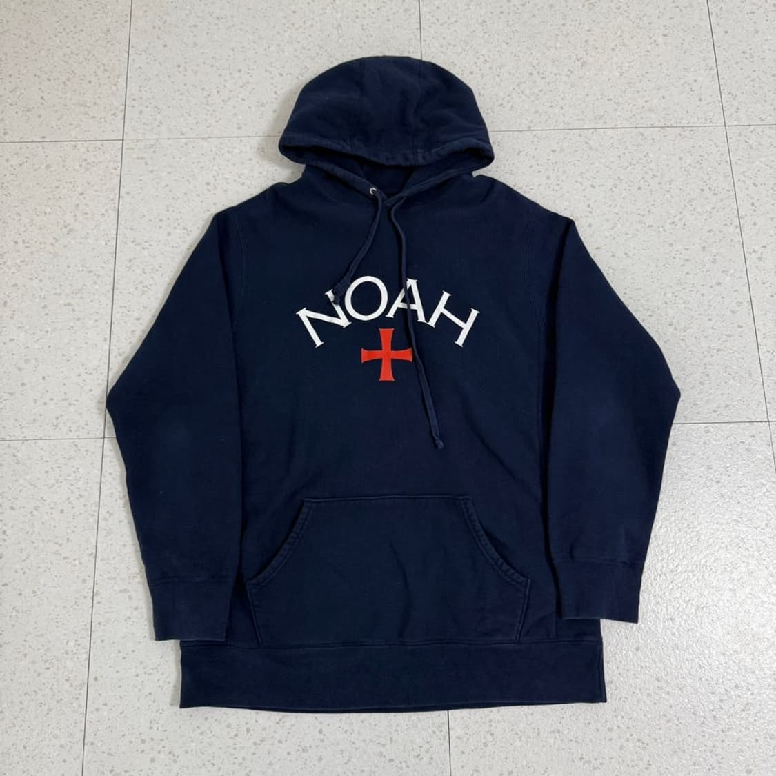 노아 네이비 후드티 상품이미지5