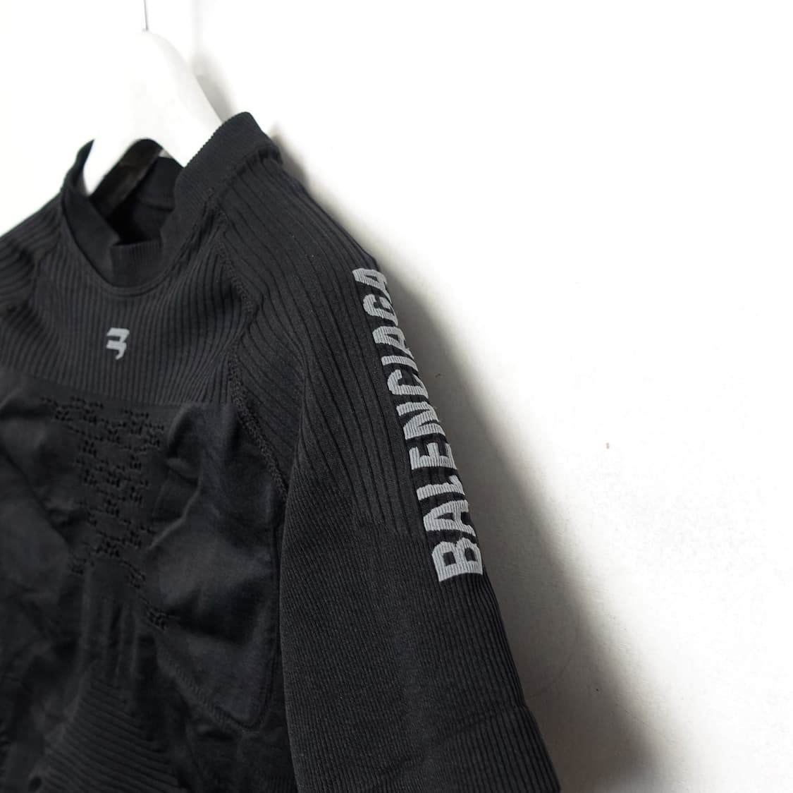 BALENCIAGA 발렌시아가 바이커 셔링 스포츠 크루넥 티셔츠, M 상품이미지5