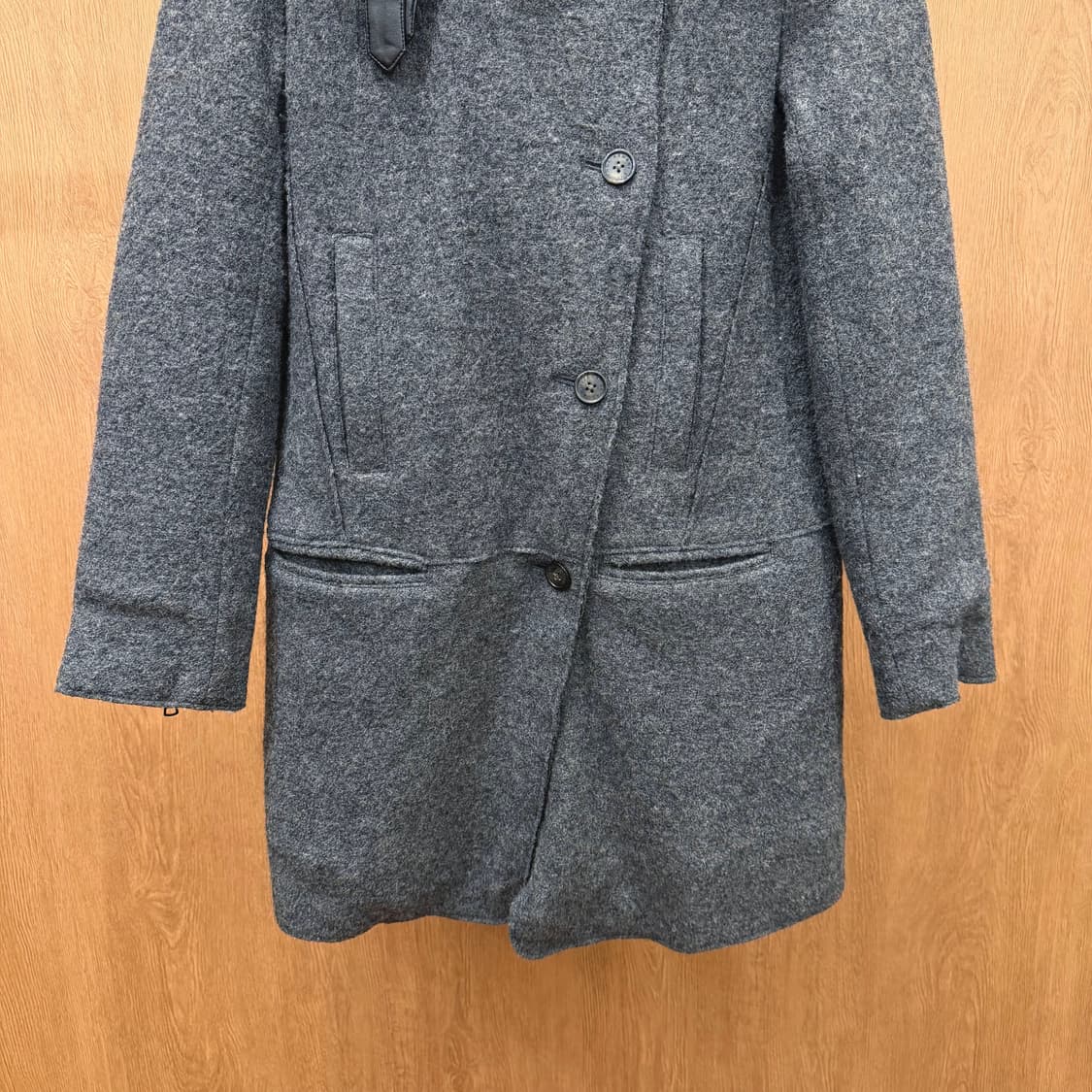 아르마니 익스체인지 하프 코트 양털 카라 하이넥 버클 디테일 그레이 상품이미지5