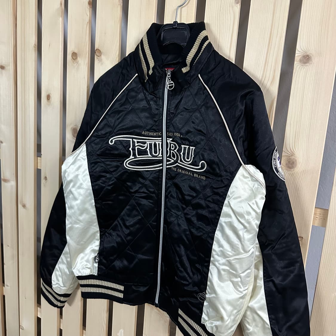 (M) fubu 후부 푸부 새틴 누빔 바시티 자켓 상품이미지2