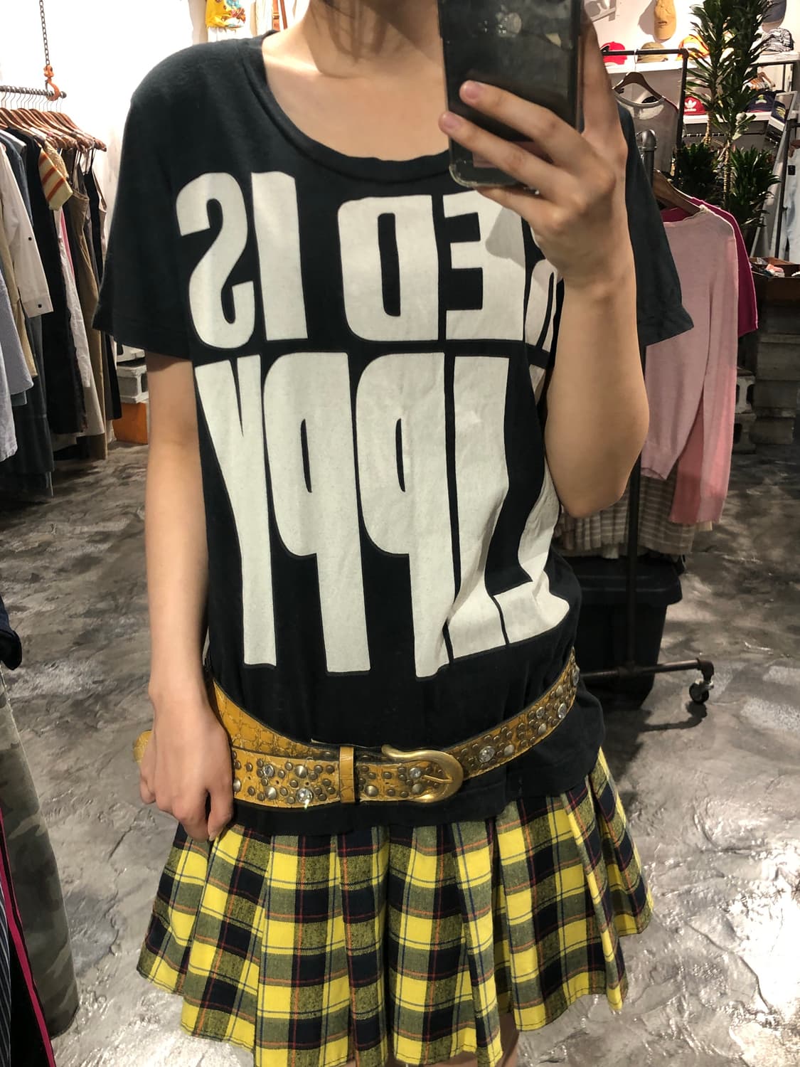 [2426]black red is lippy slogan t-shirt 상품이미지1