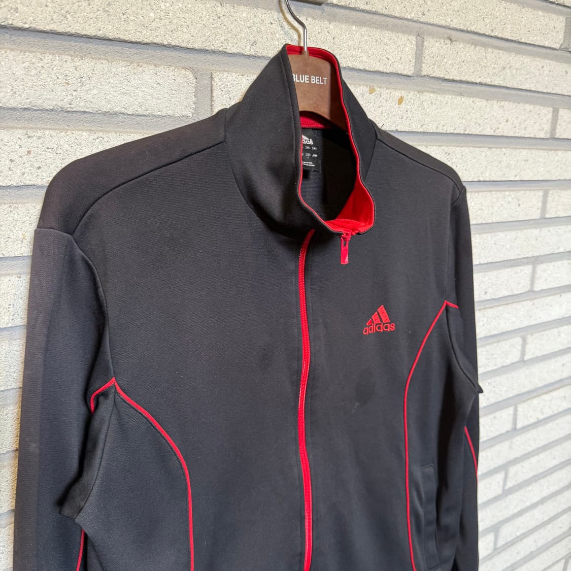 아디다스 파이핑 트랙  레드 블랙 배색 져지 자켓 상품이미지3