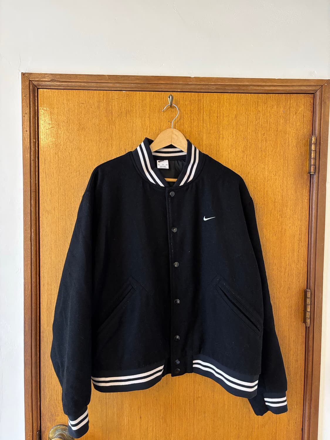 나이키 블랙 바시티 자켓 상품이미지1