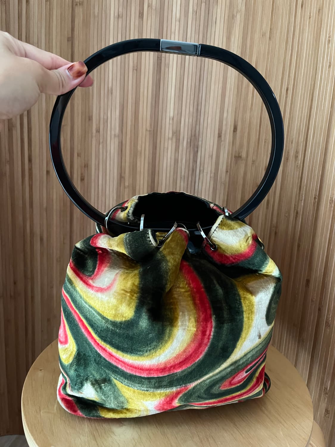 1999년 톰 포드가 디자인한 구찌(Gucci)의 사이 키델릭 상품이미지8