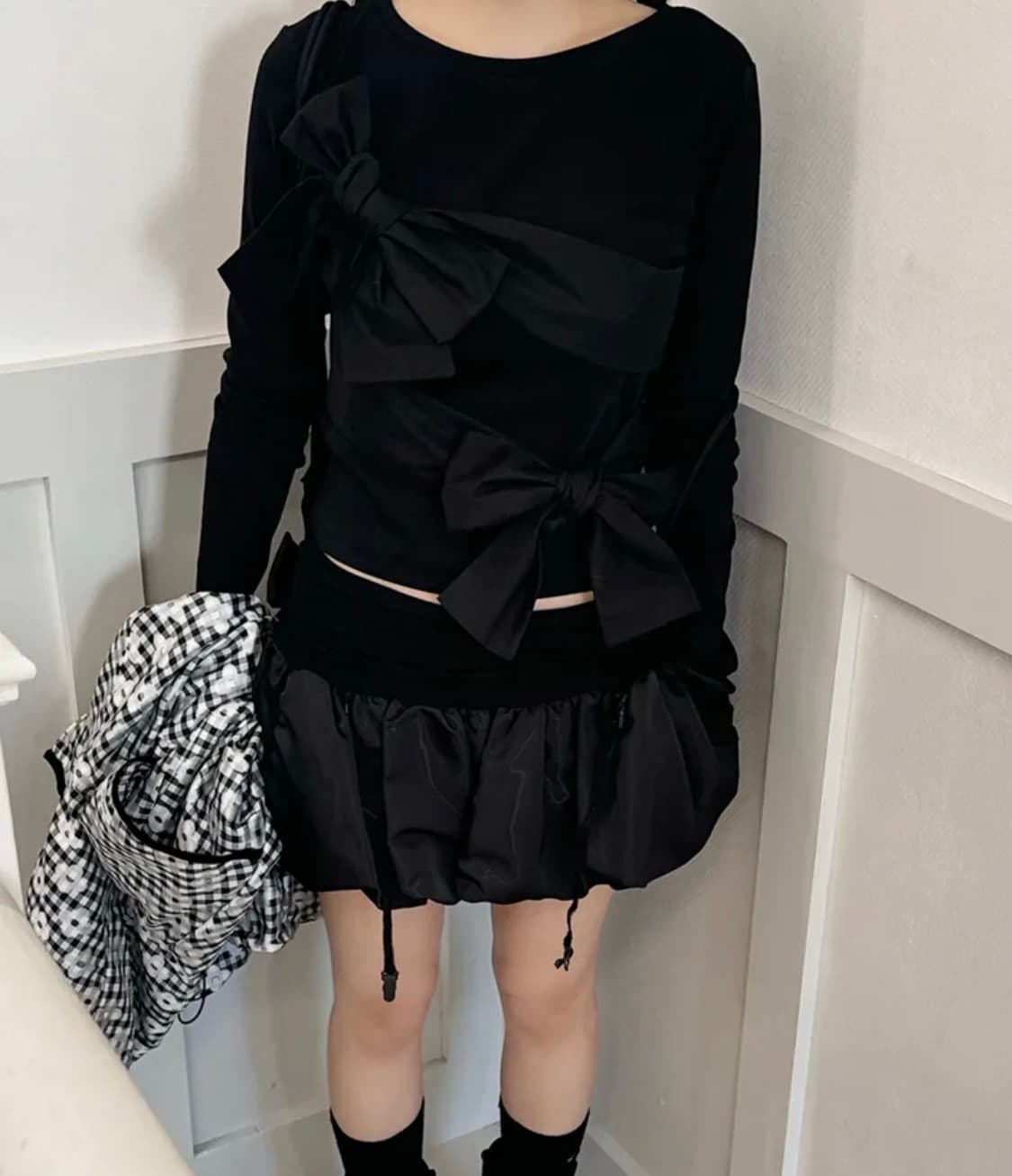 크랭크 더블 리본 타이드 탑_블랙 상품이미지1