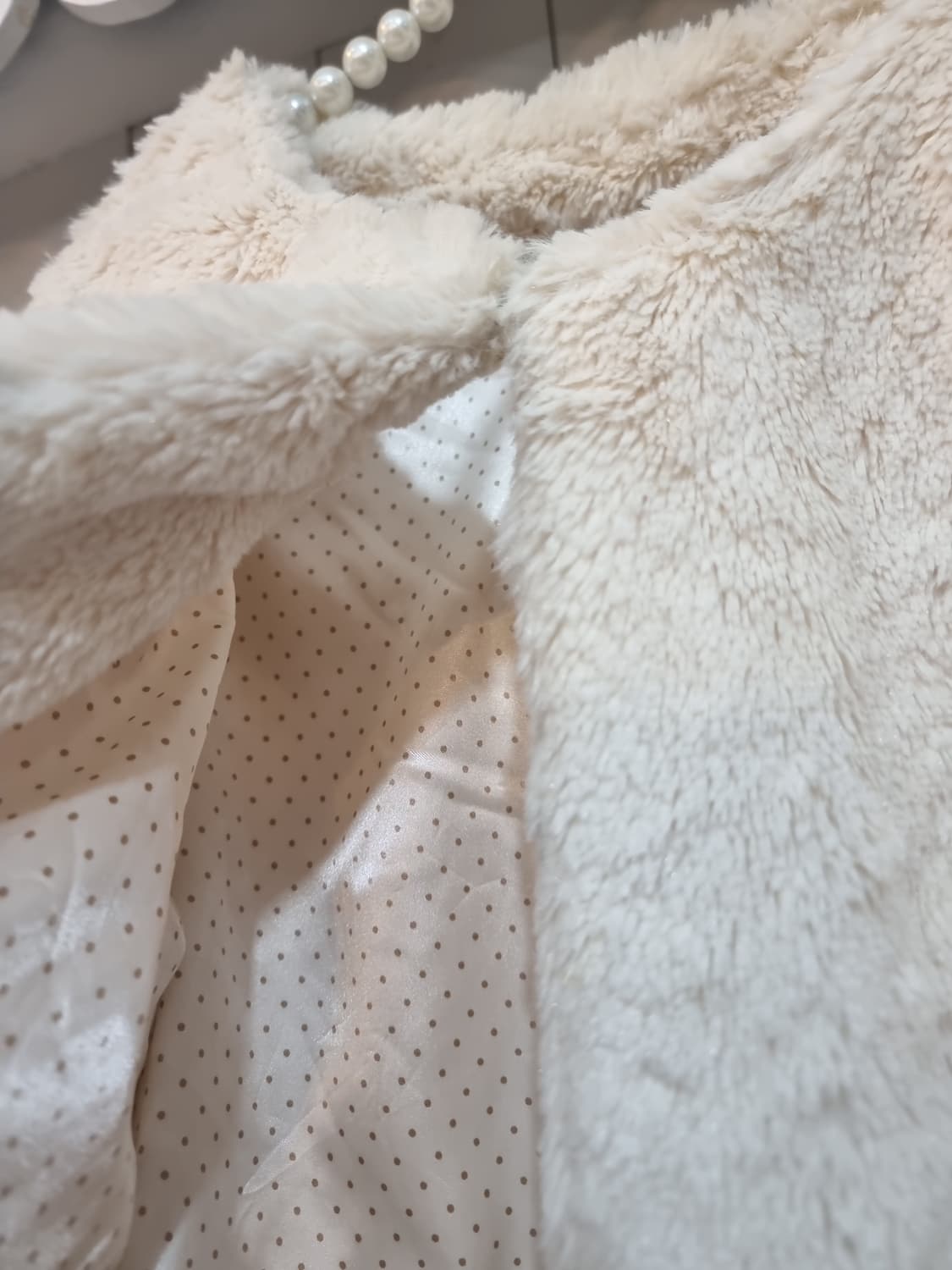 COLZA(콜자) 아이보리 페이크퍼 노카라 숏 자켓 상품이미지3