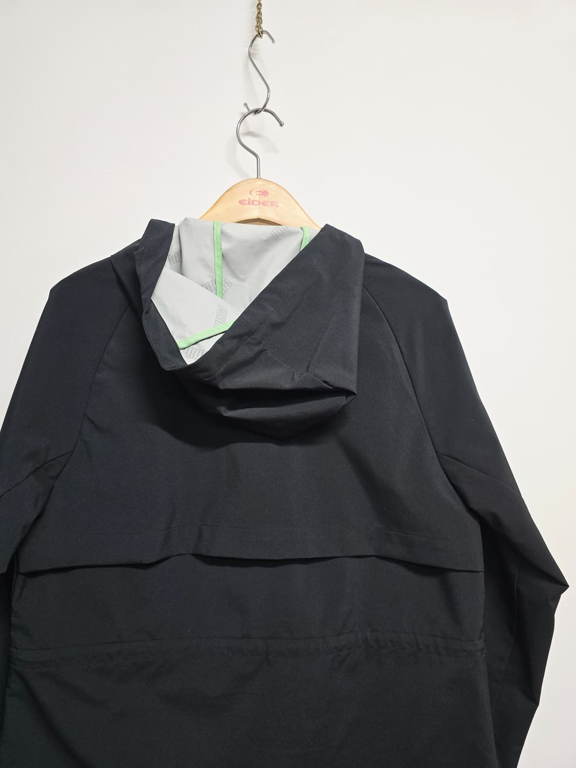 푸마 블랙 후드 바람막이 자켓 상품이미지6