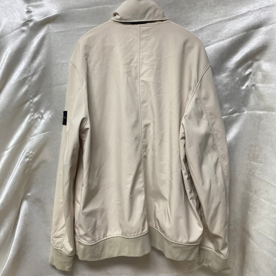 스톤아일랜드 라이트 소프트쉘 XXL 상품이미지3