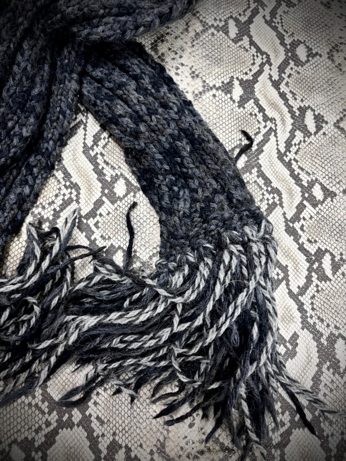 “Vintage” Over-Size Deep Grey Scarf 상품이미지5