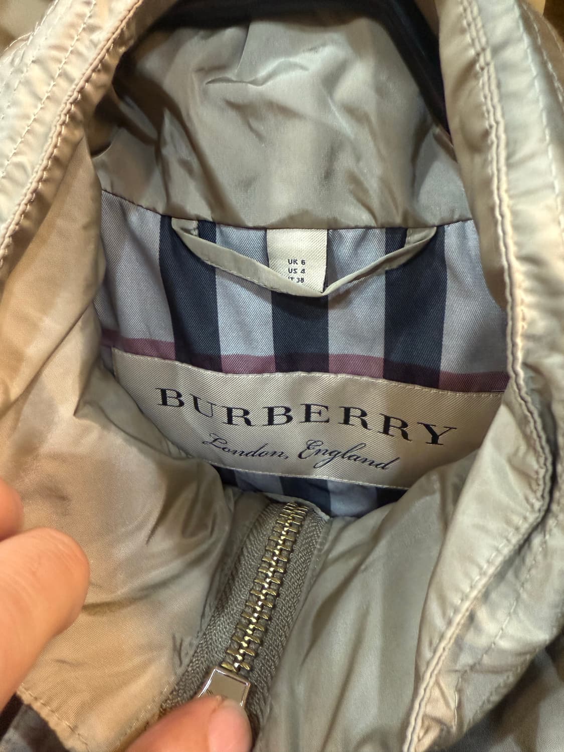 38/55-66 정품 버버리 탠브릿지 바람막이 팝니다 상품이미지3