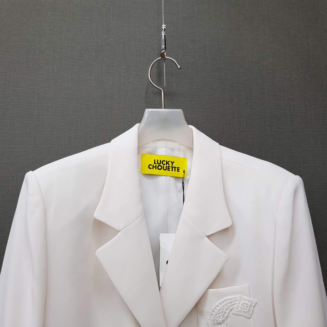 럭키슈에뜨 2023 C로고 오버핏 자켓 36사이즈(택달린 새제품) 상품이미지2