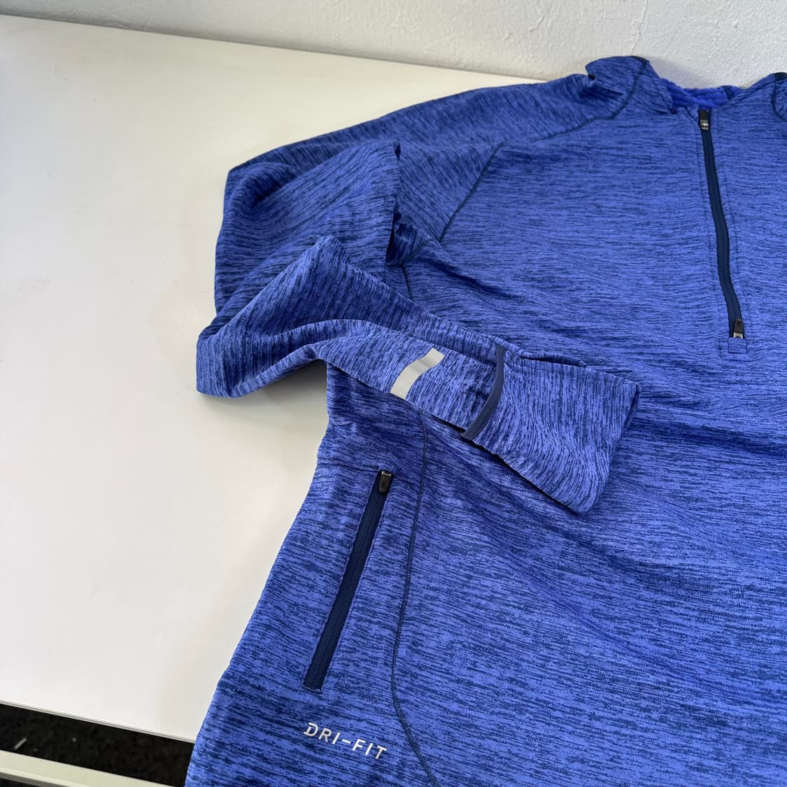 XL 나이키런닝 퍼플 스카치스우시 핑거홀 반집업 런닝긴팔티 상품이미지2