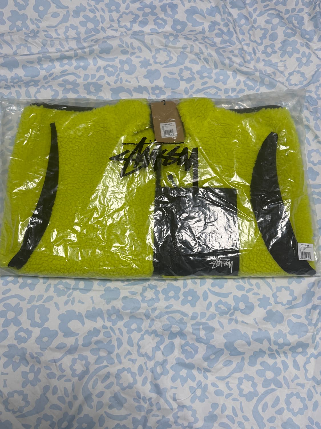 스투시 쉐르파 리버시블 베스트 라임  상품이미지3