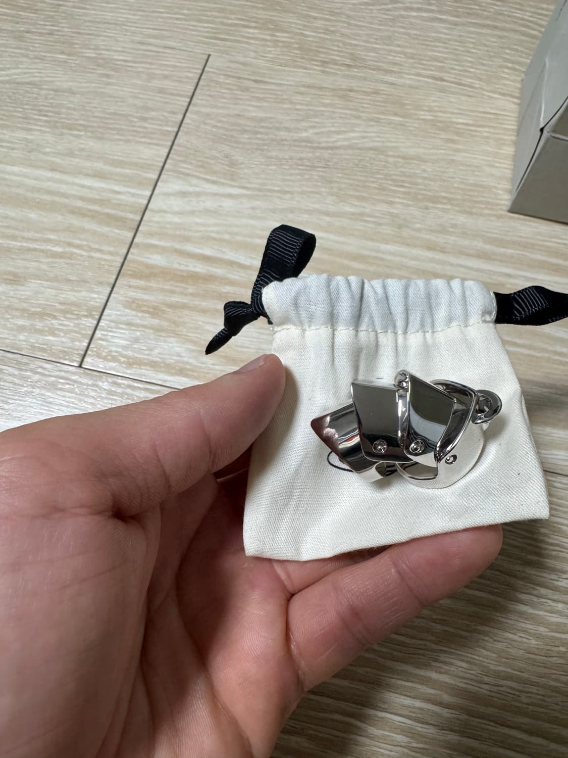 비비안웨스트우드 아머링 실버 상품이미지2