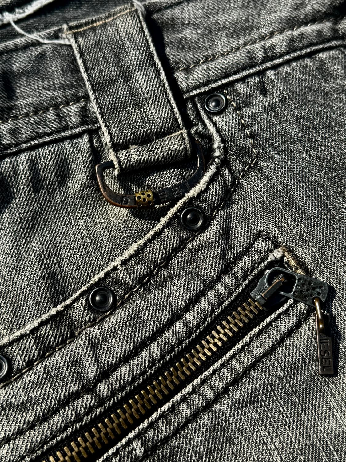 DIESEL – Zip Pocket Denim Pants 상품이미지3
