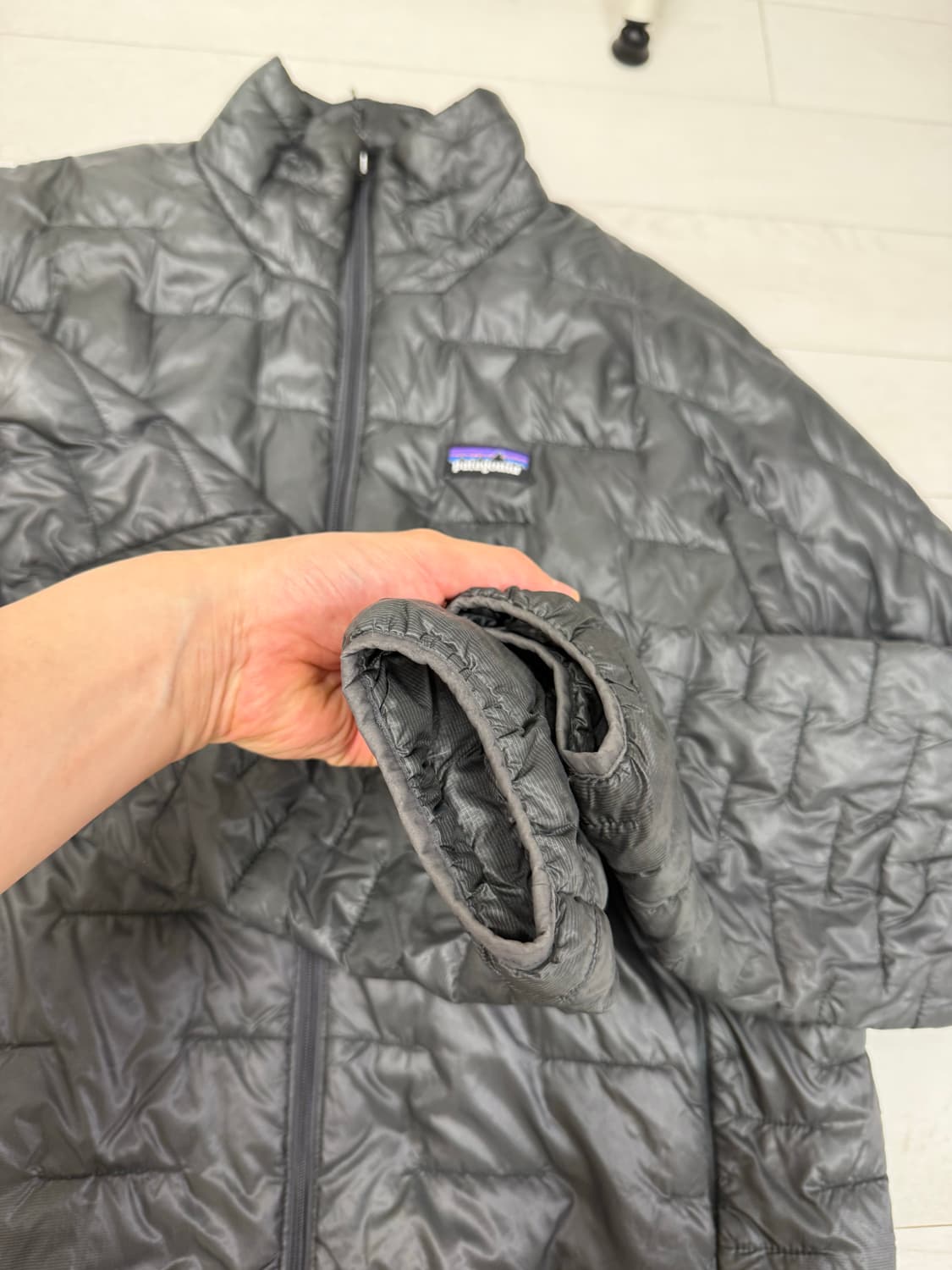 파타고니아 마이크로 패딩 L 사이즈 그레이 색상  하자 없이 상태 좋아요 상품이미지2