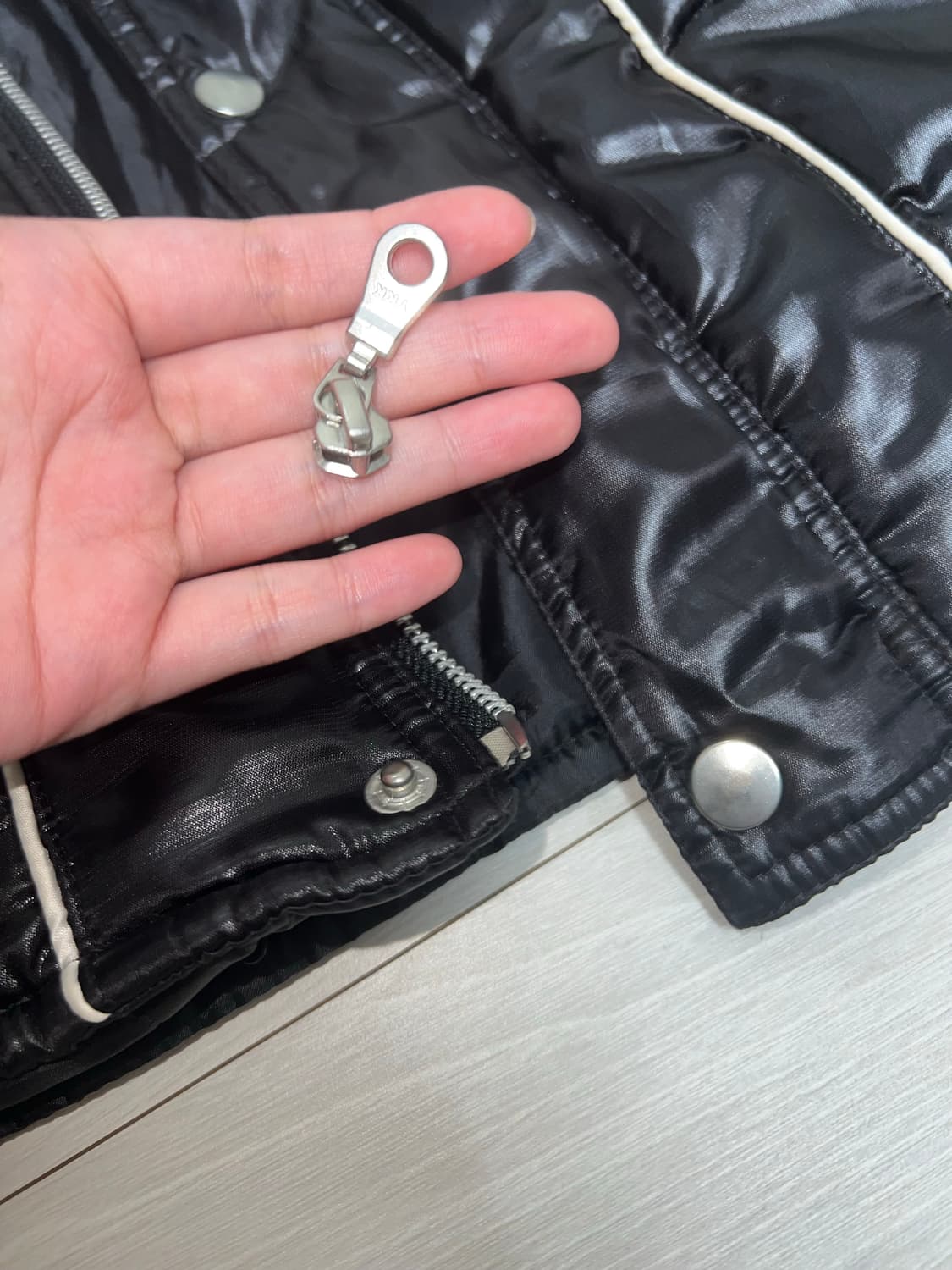 빈티지 펑크 체인 글로시 패딩 상품이미지3