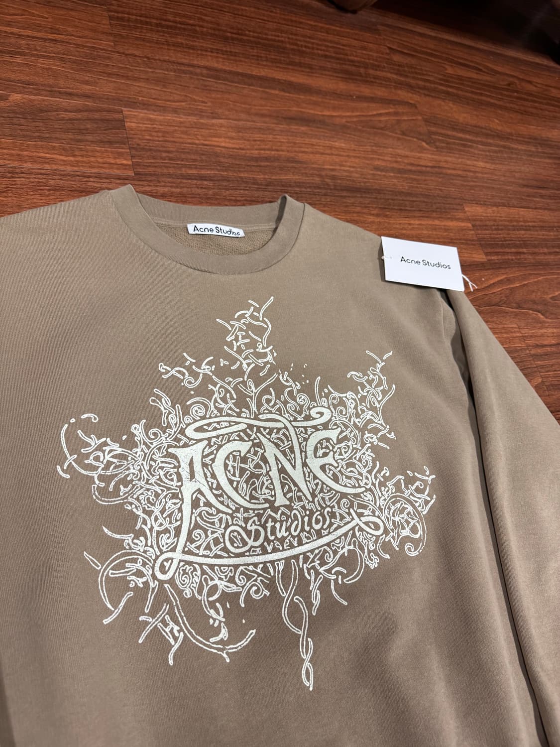 아크네스튜디오 야광 맨투맨 (Bts 진 착용) 상품이미지6