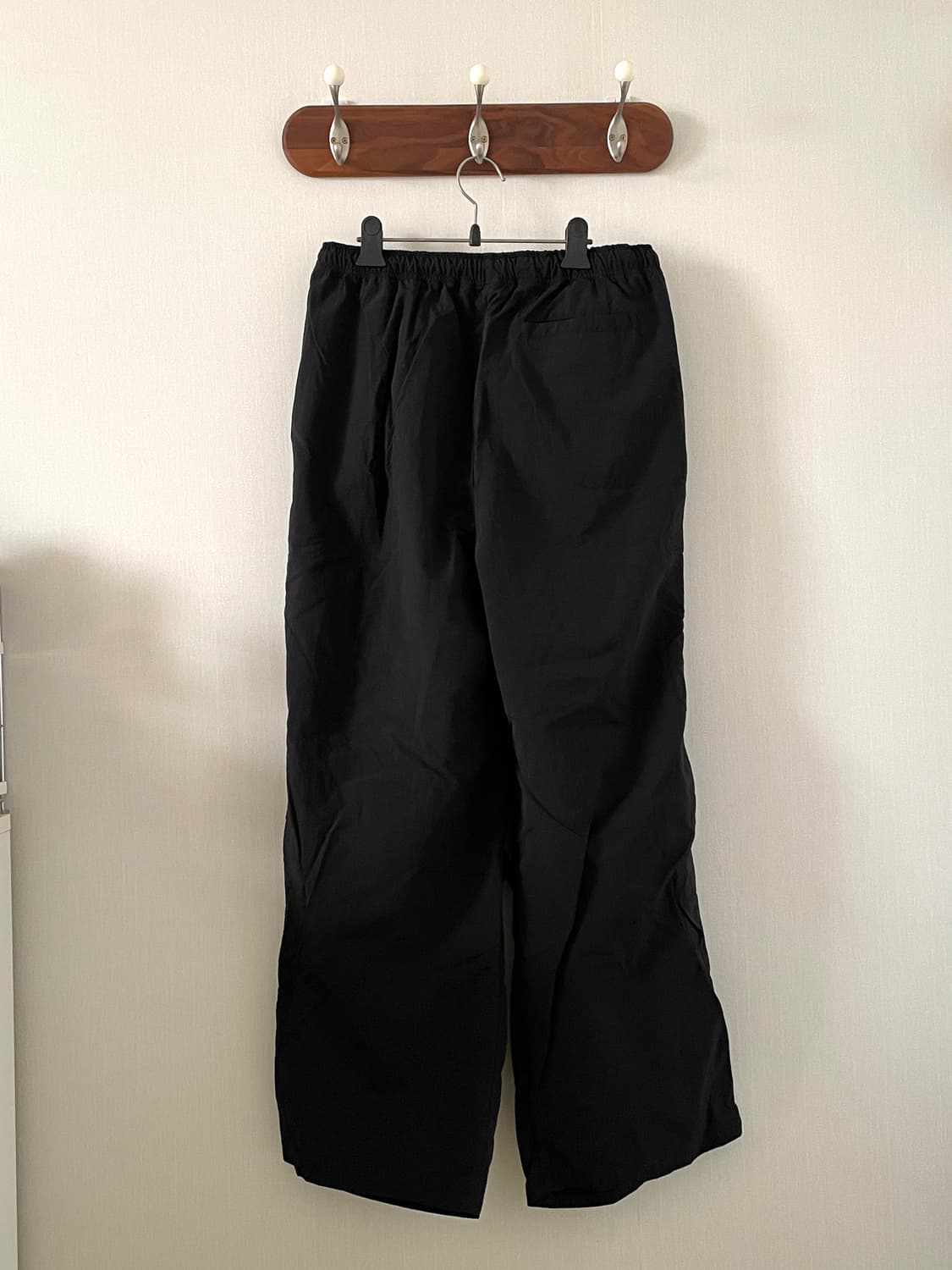 우알롱 Drape nylon wide pants - BLACK 상품이미지3