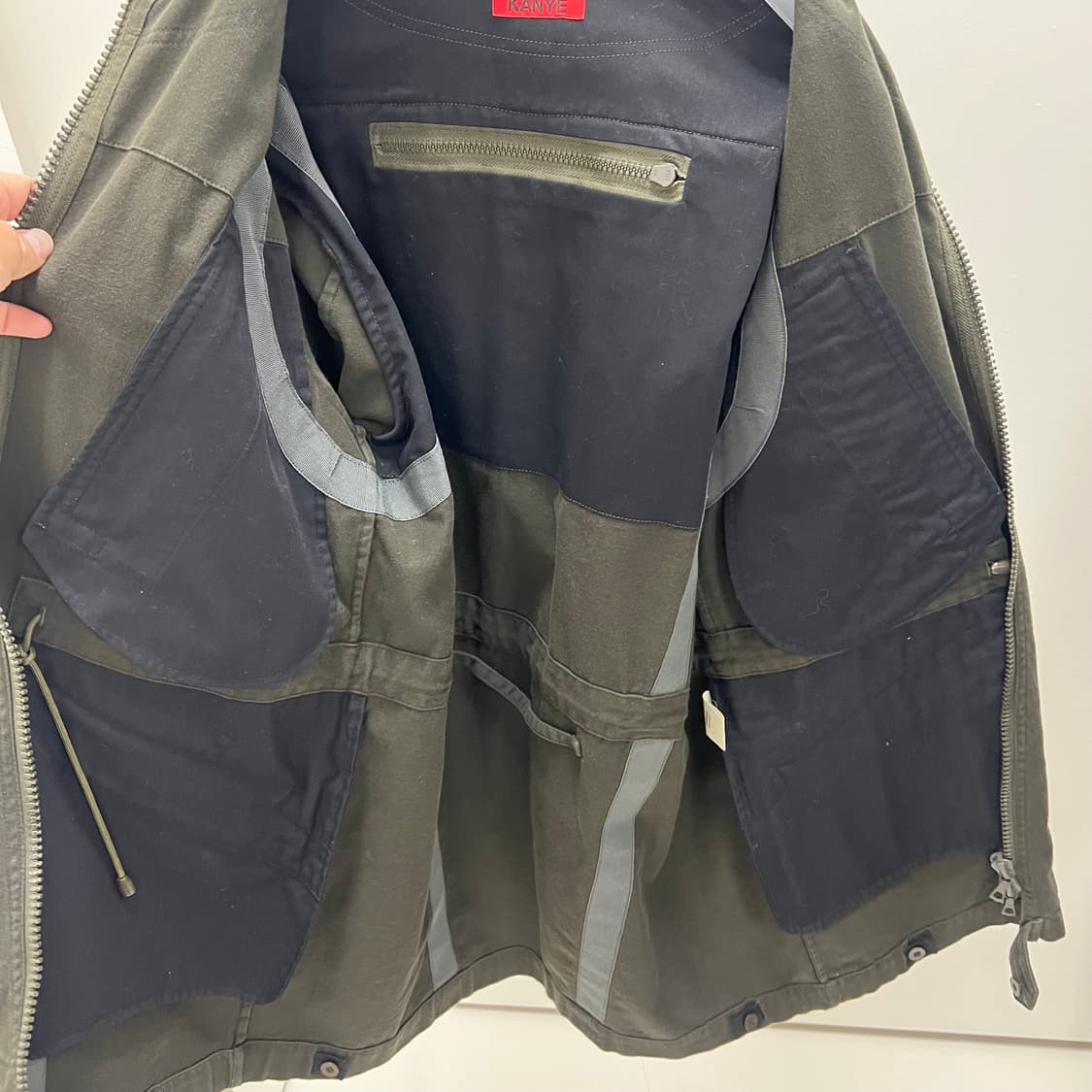 [S / 미품] 칸예 웨스트 x APC 스위스 아미 자켓 상품이미지5