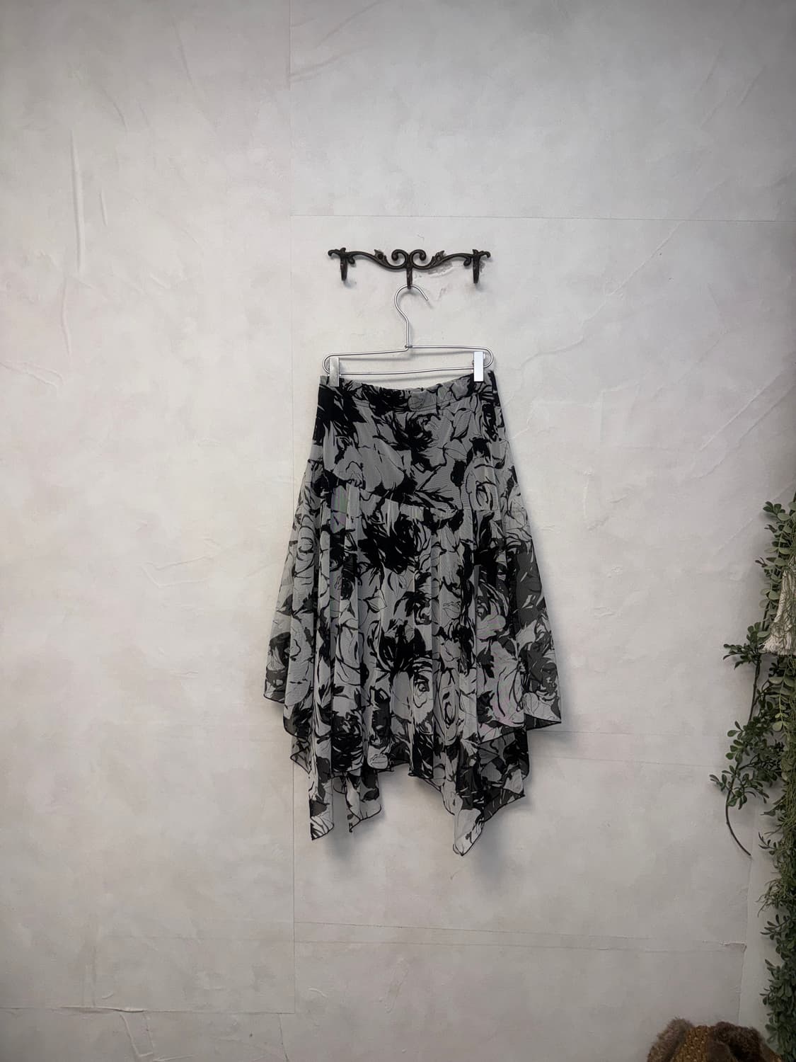 Black & white oriental rose unbalance sk 상품이미지4