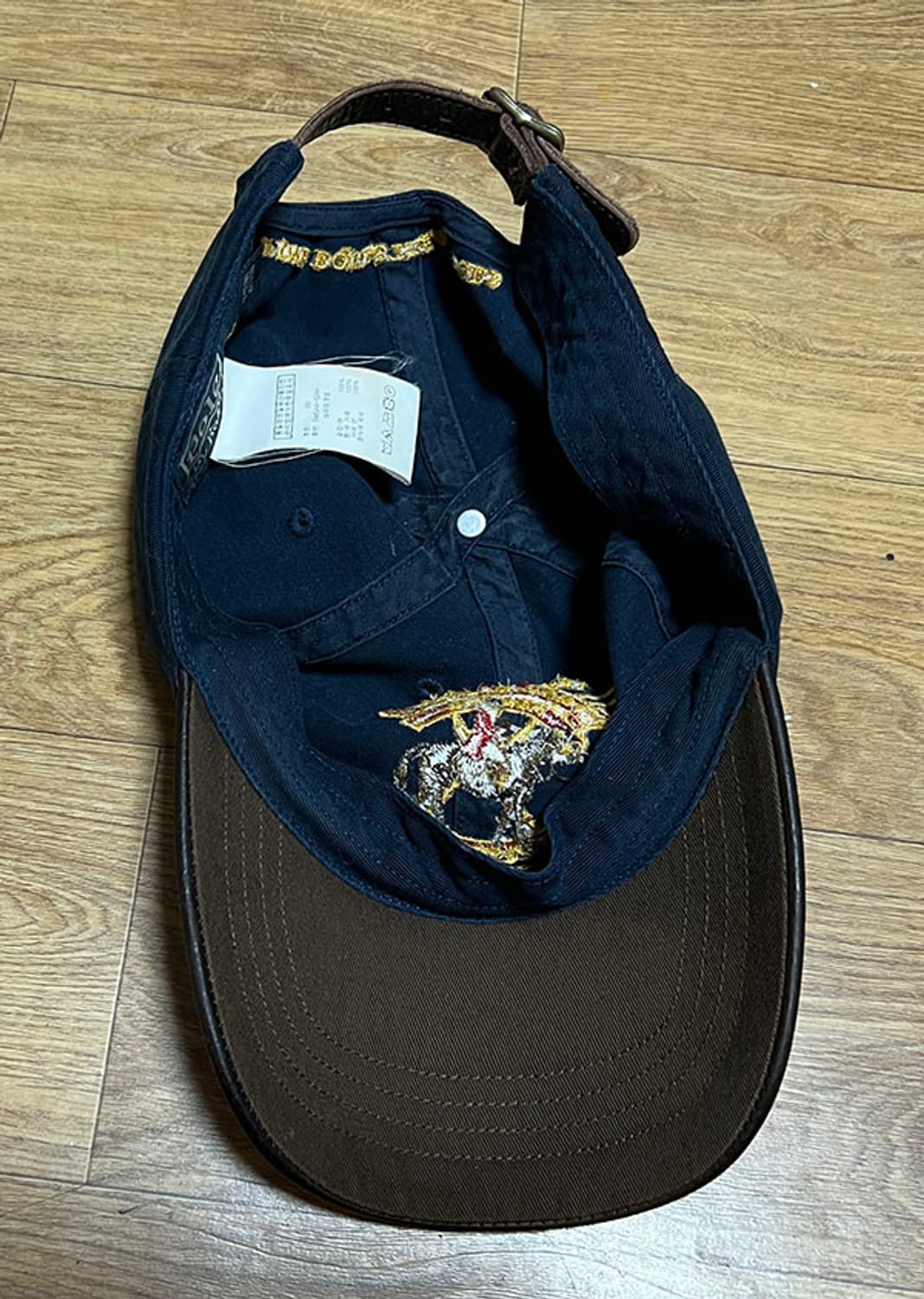 POLO 폴로 블리커 헌팅클럽 자수 레더브림 가죽챙 볼캡 네이비 프리 상품이미지3