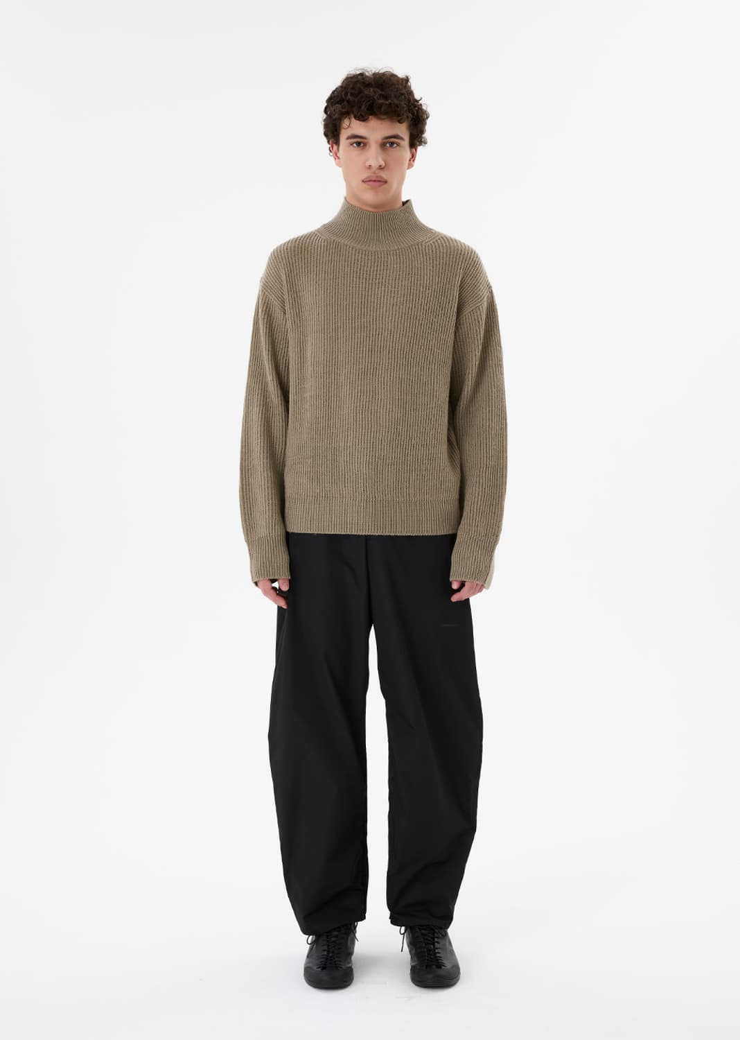 (M) 아모멘토 Taffeta Curved Leg Pants, Black 상품이미지3