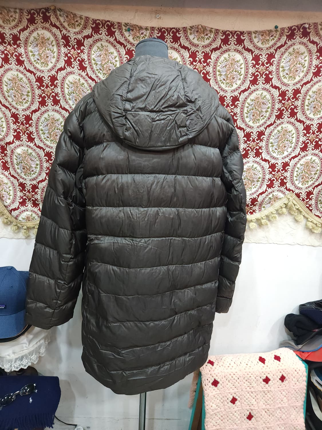 유니클로 오리털 경량 롱패딩 코트
​
 상품이미지6