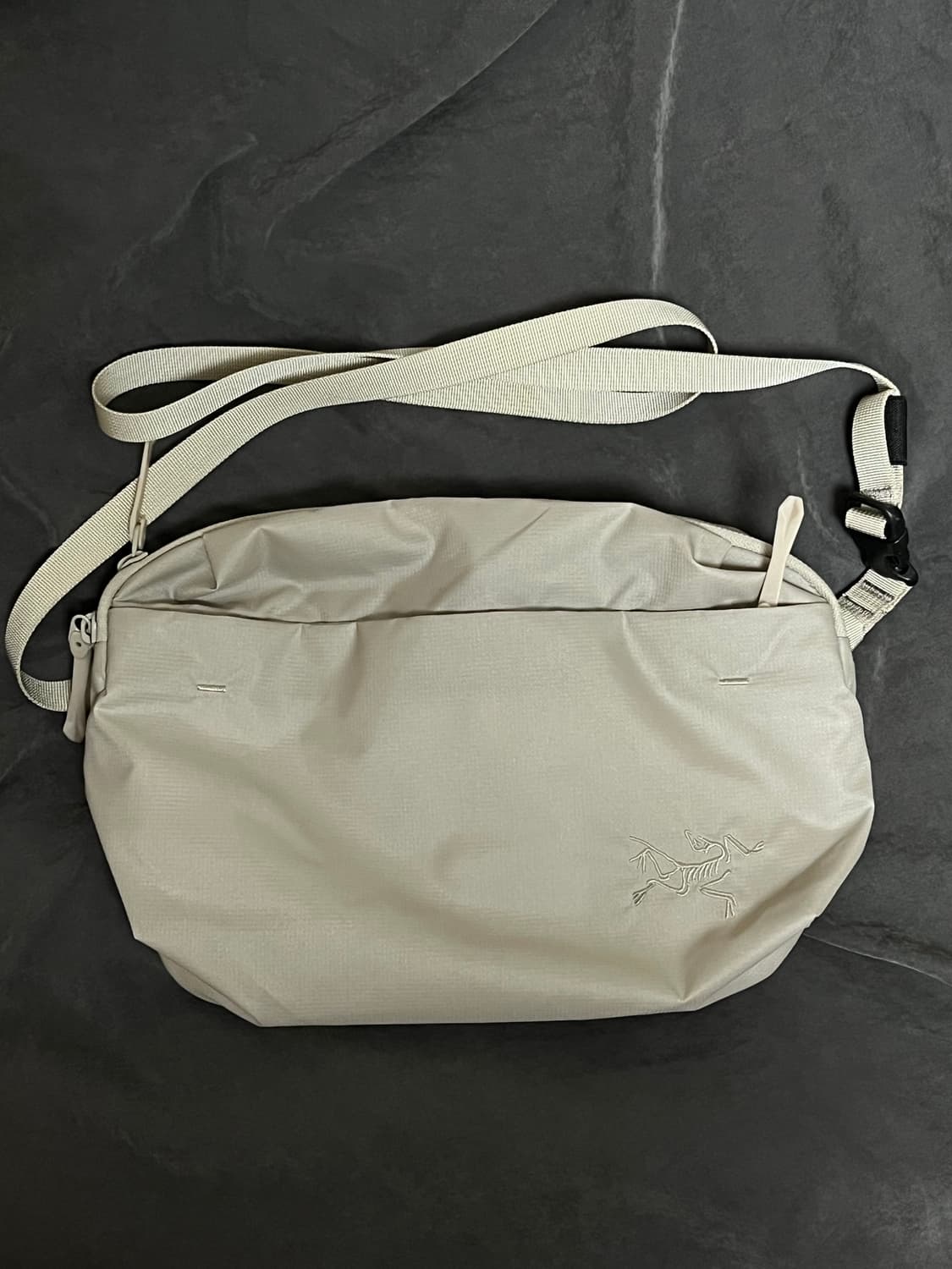 아크테릭스 헬리아드6 크로스바디백 룬 상품이미지2