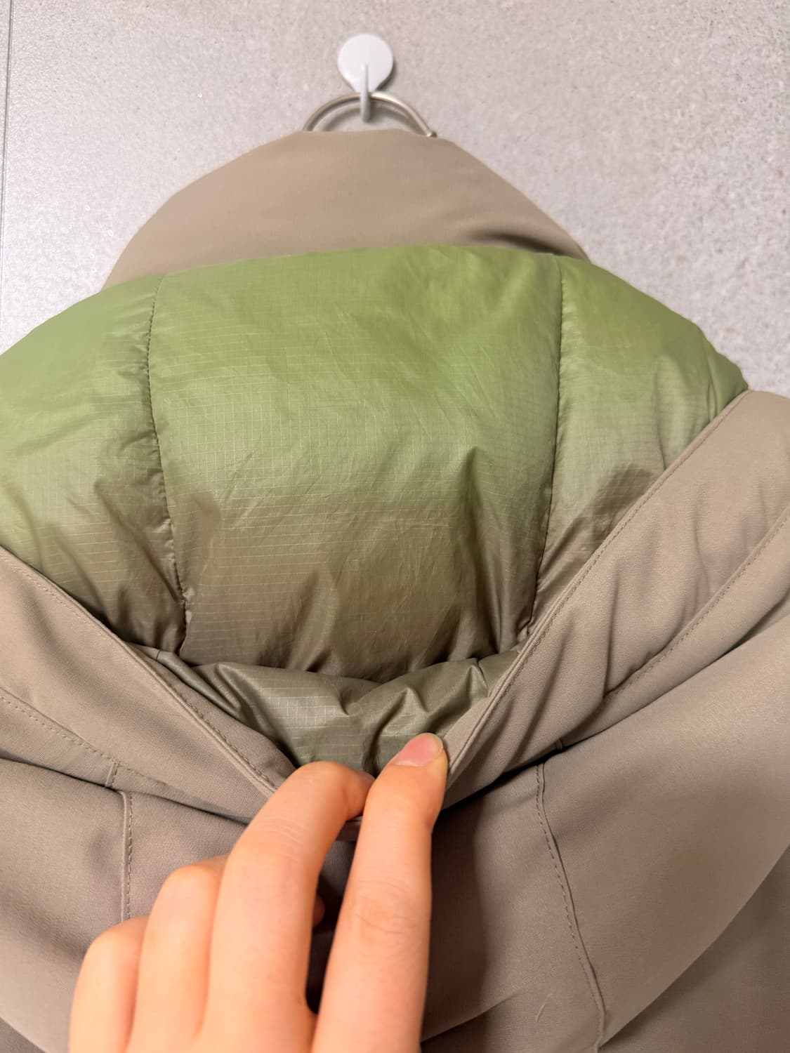 콜럼비아 구스다운 옴니히트 여성 패딩 m 드라이완료 상품이미지5