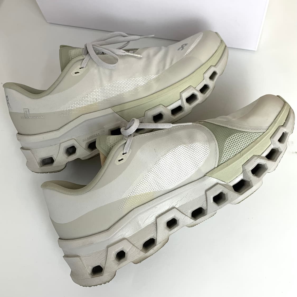 온 러닝 x 포스트 아카이브 팩션 클라우드몬스터 2 문더스트 초크 상품이미지3