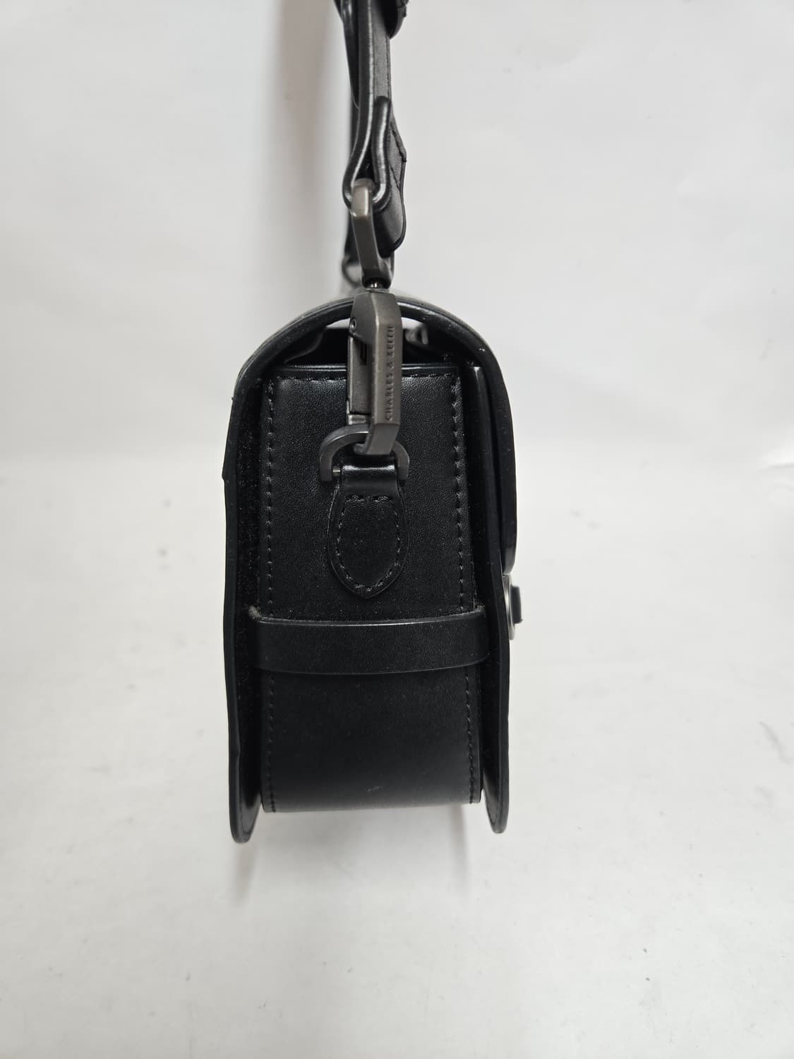 찰스앤키스 블랙 체인 크로스백 상품이미지4